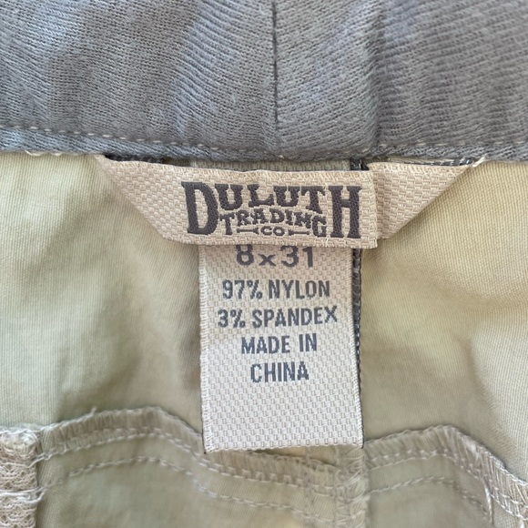 Duluth Trading Company Dry on the Fly Bootcut Cargo Pants Capris size 8 31” - Picture 3 of 8